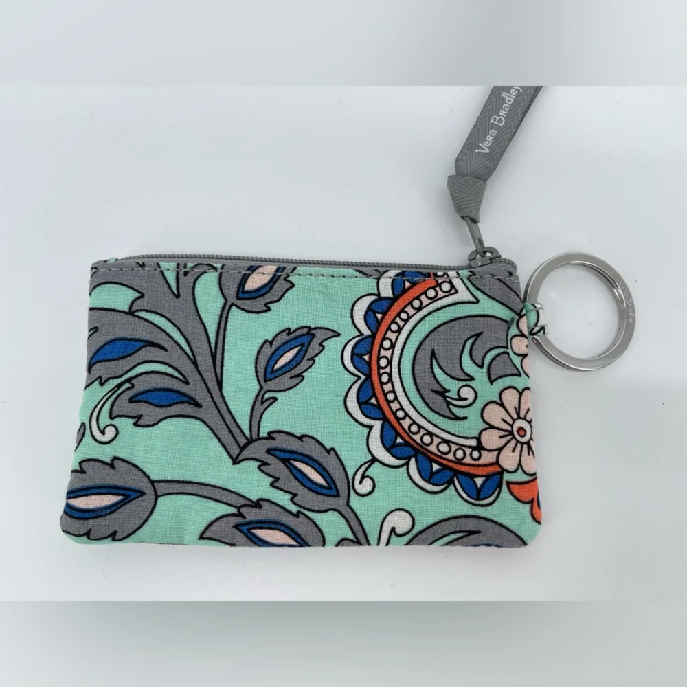 ⭐️Vera Bradley Mint and Gray Floral ID Case